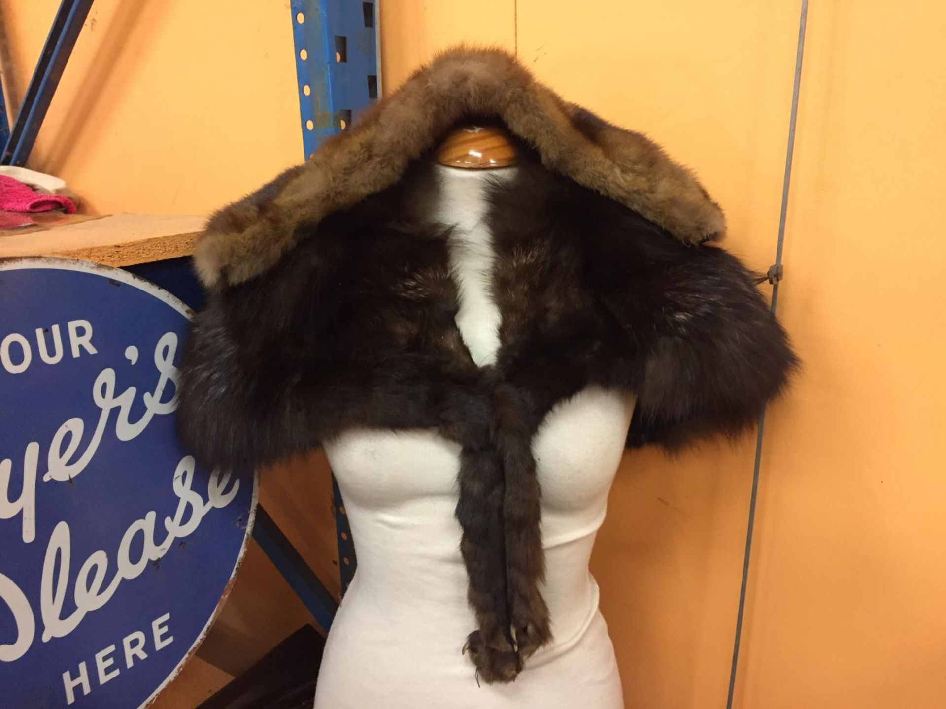 A FUR STOLE AND A FURTHER FUR ITEM