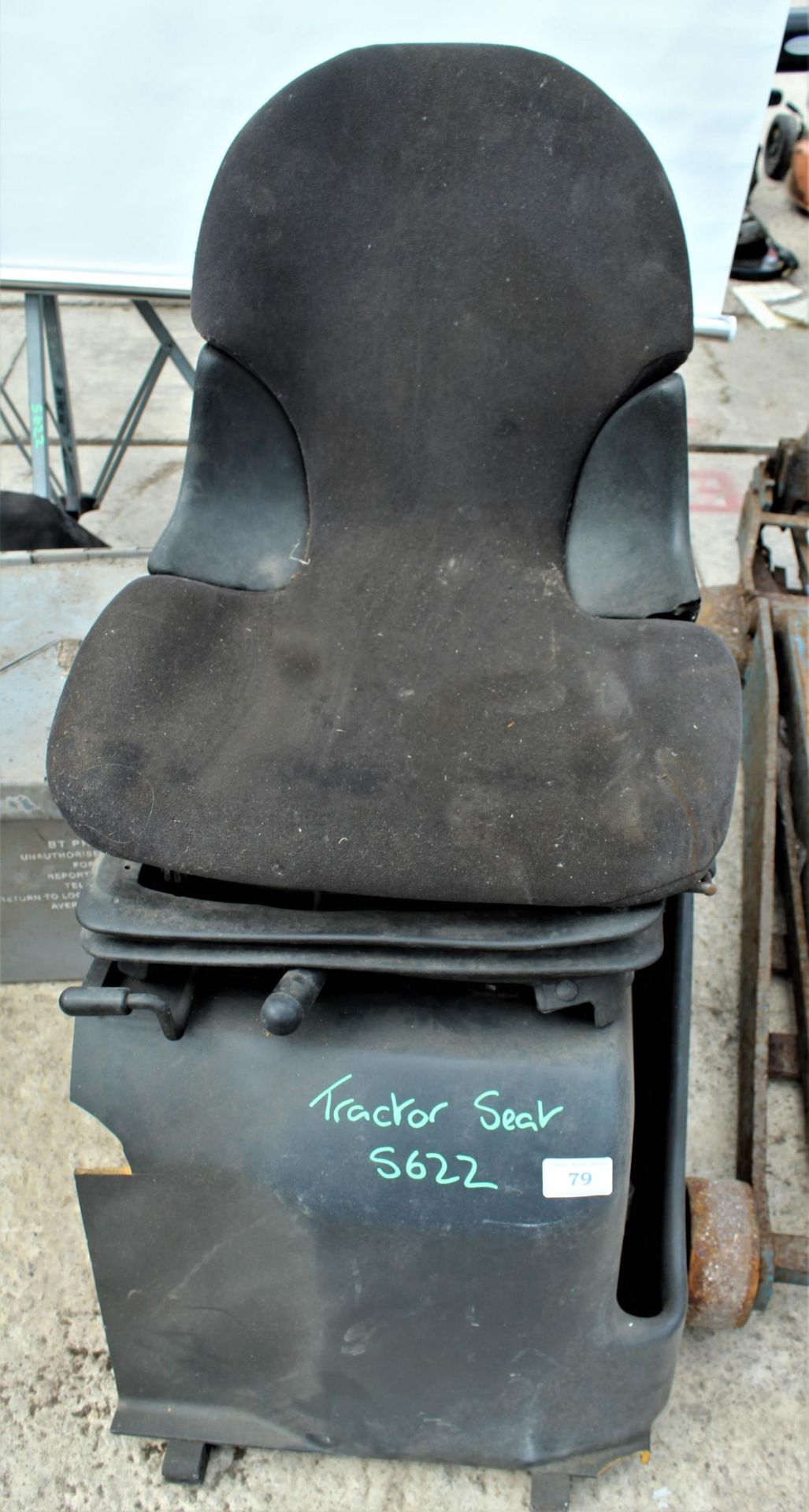 TRACTOR SEAT & TROLLEY JACK NO VAT - Image 2 of 3
