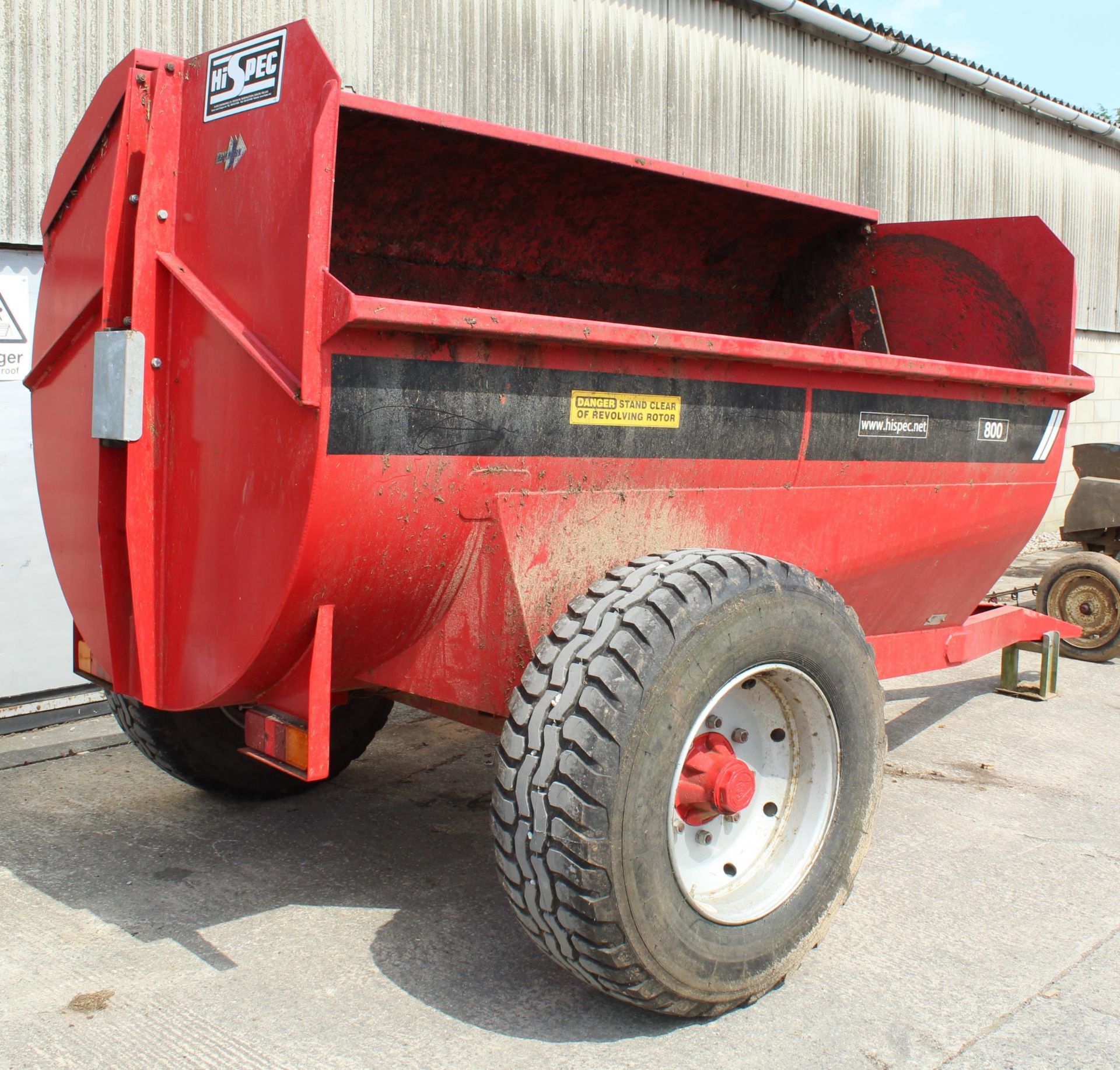 HI SPEC 800 MANURE SPREADER 2005 - 8 CUBIC METERS -VERY LITTLE USED PTO TO BE COLLECTED FROM THE PAY - Image 2 of 3
