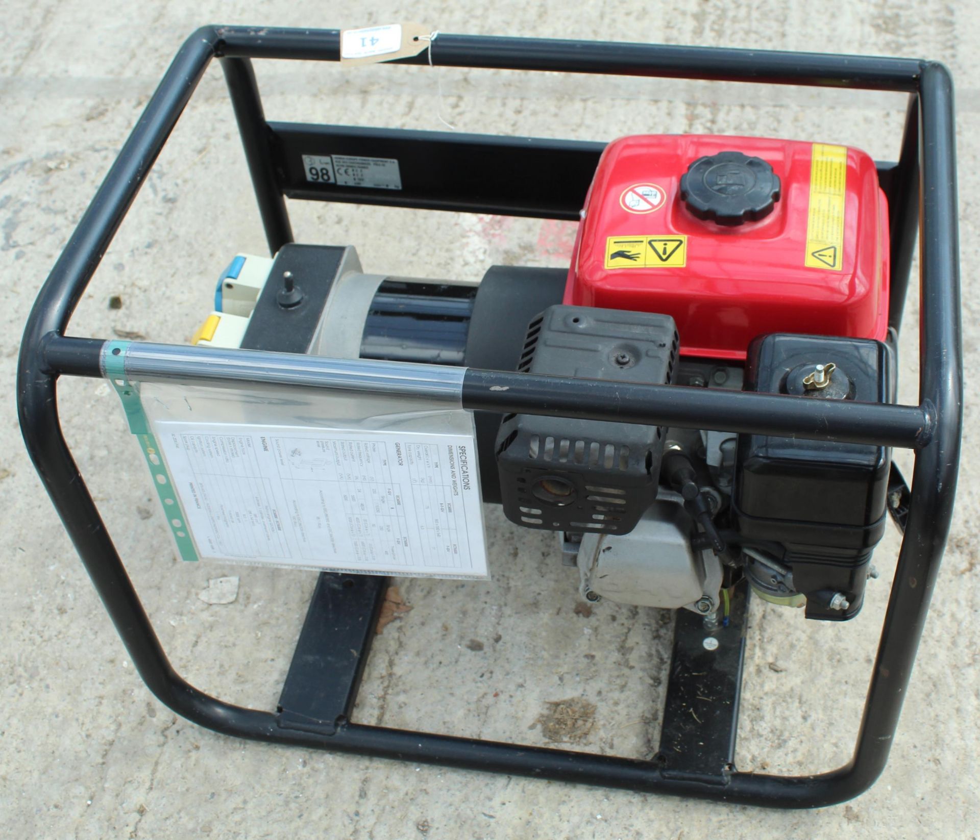 HONDA EC2200 GENERATOR EXCELLENT CONDITION HARDLY USED NO VAT - Image 2 of 4