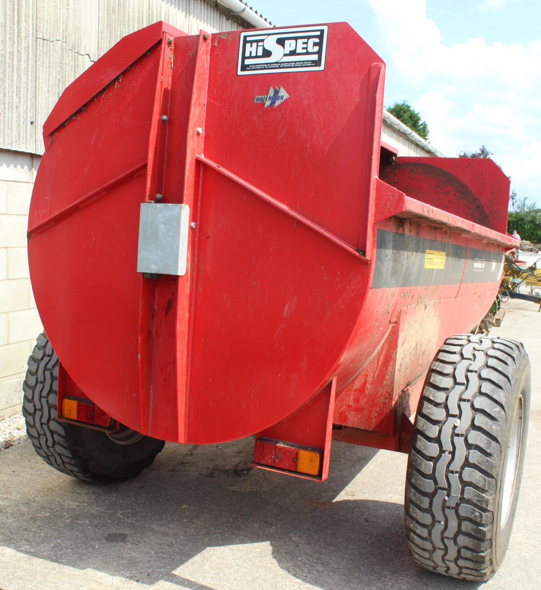 HI SPEC 800 MANURE SPREADER 2005 - 8 CUBIC METERS -VERY LITTLE USED PTO TO BE COLLECTED FROM THE PAY - Image 3 of 3