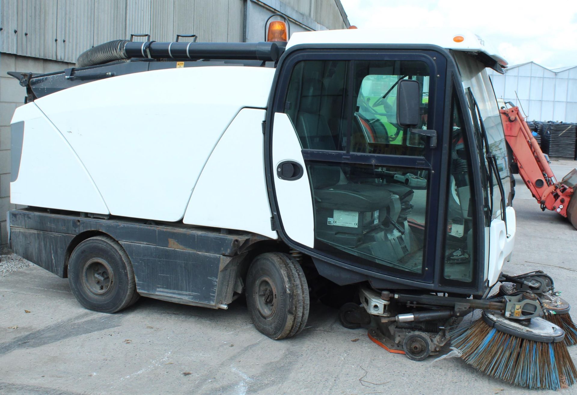 JOHNSTON SWEEPERS GX08 NVD ROAD SWEEP - Image 2 of 4