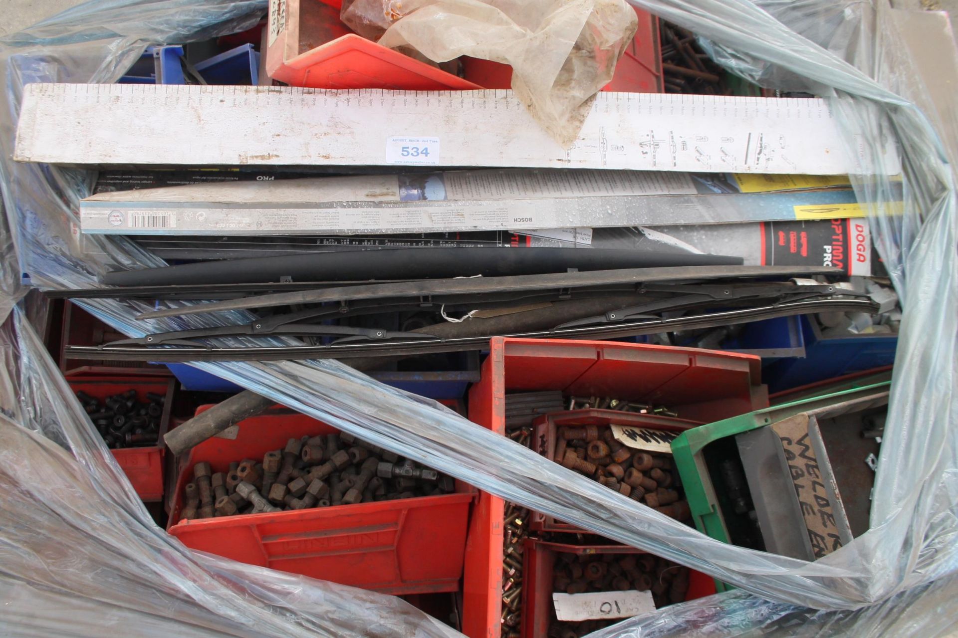 A PALLET FULL OF PLASTIC LIN BINS ALL COMPLETE WITH NUTS , BOLTS AND FURTHER HARDWARE - Image 2 of 2