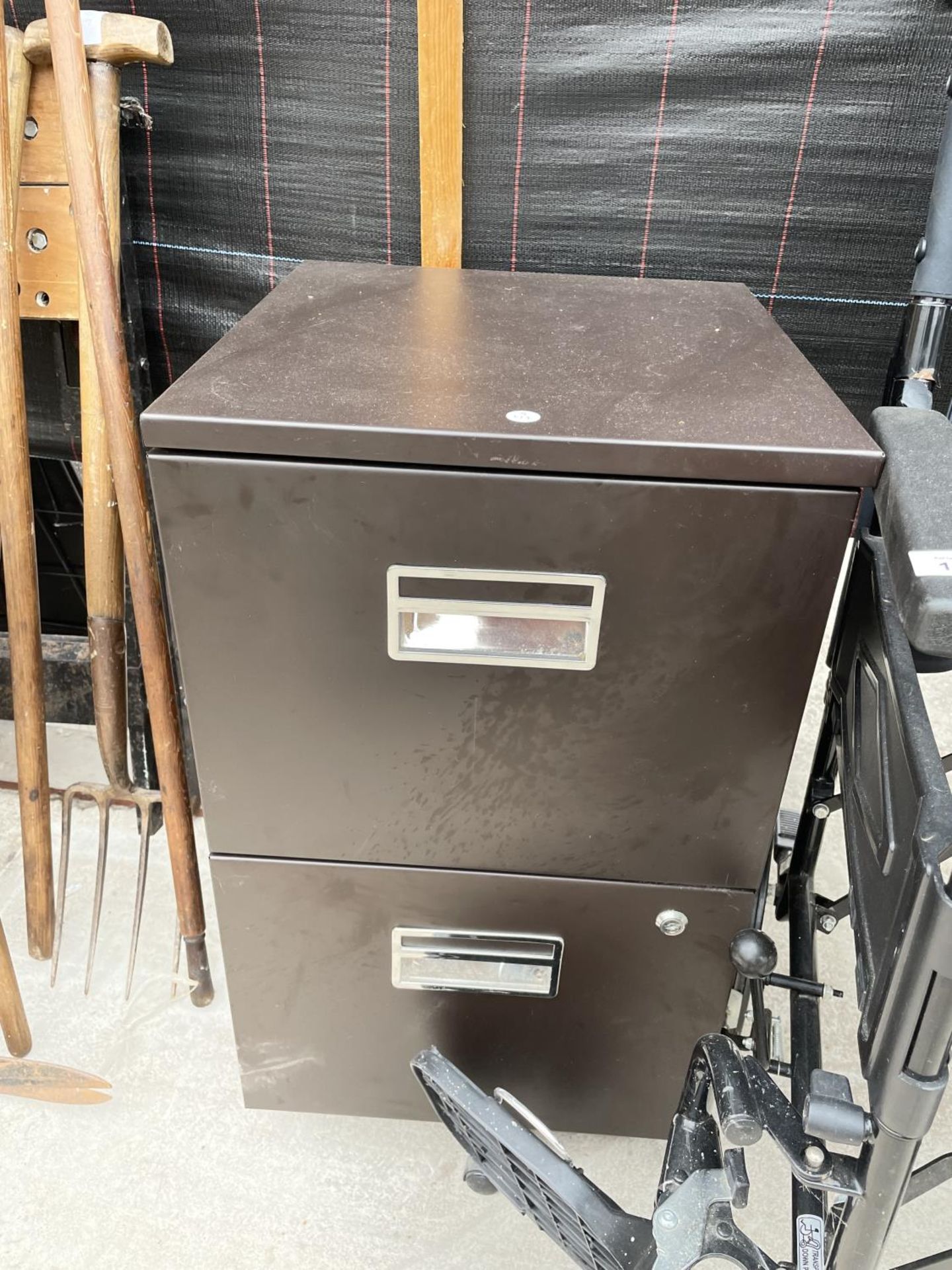 A WHEEL CHAIR AND A TWO DRAWER METAL FILING CABINET - Image 3 of 3