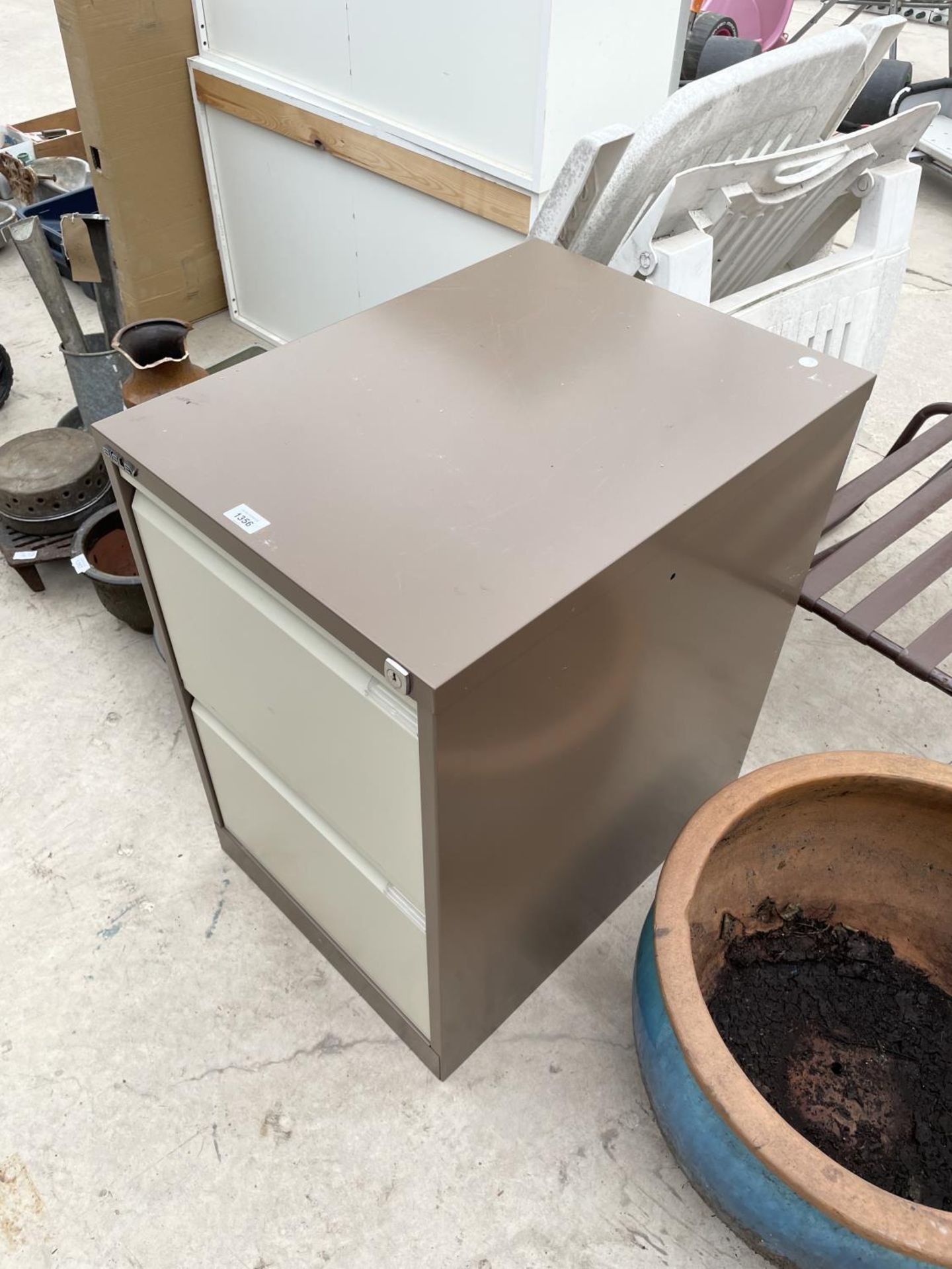 A BISLEY TWO DRAWER METAL FILING CABINET - Image 2 of 2