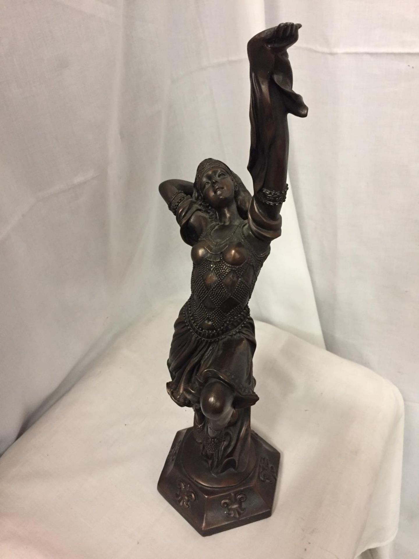 A FIGURE OF A DANCING LADY - Image 2 of 4