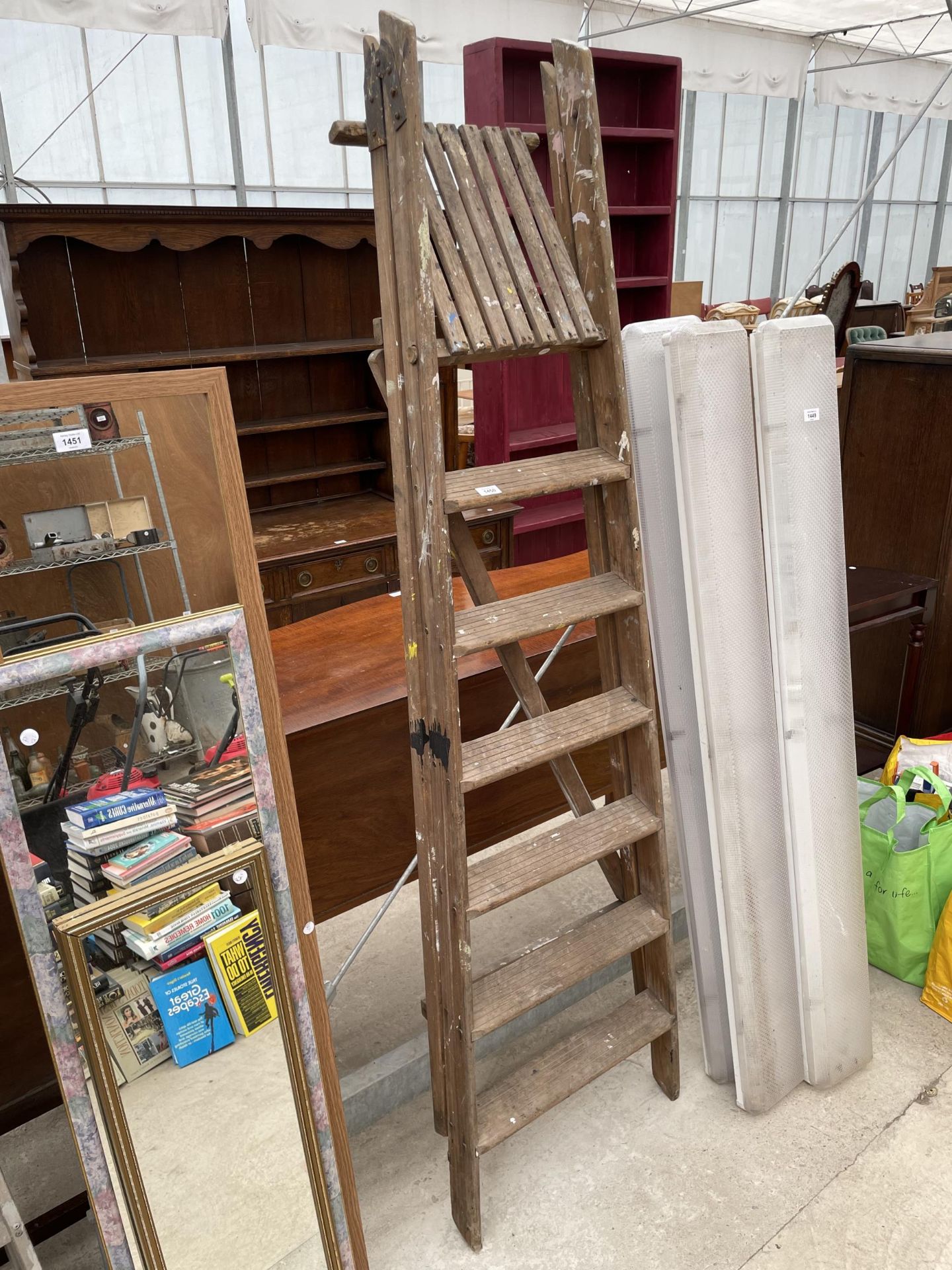 A VINTAGE SIX RUNG WOODEN STEP LADDER