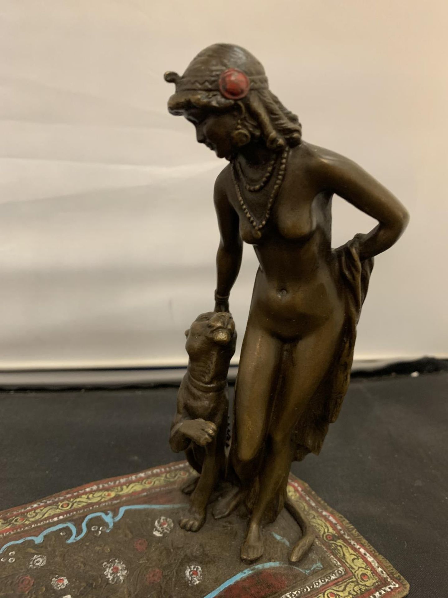 A COLD PAINTED BRONZE OF A NUDE LADY WITH HER LEOPARD LENGTH 16CM - Image 3 of 3