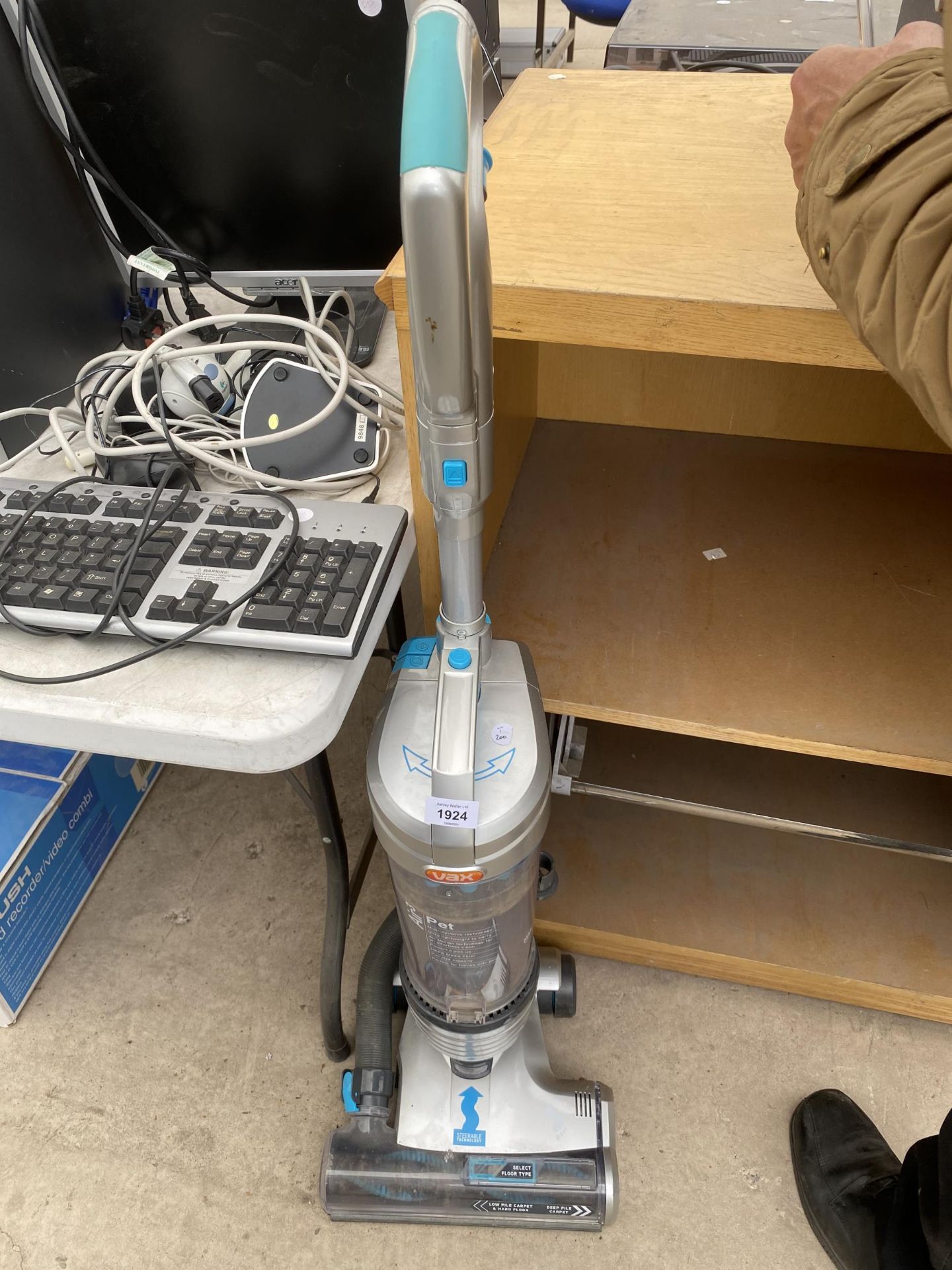 A VAX AIR3 PET VACUUM CLEANER