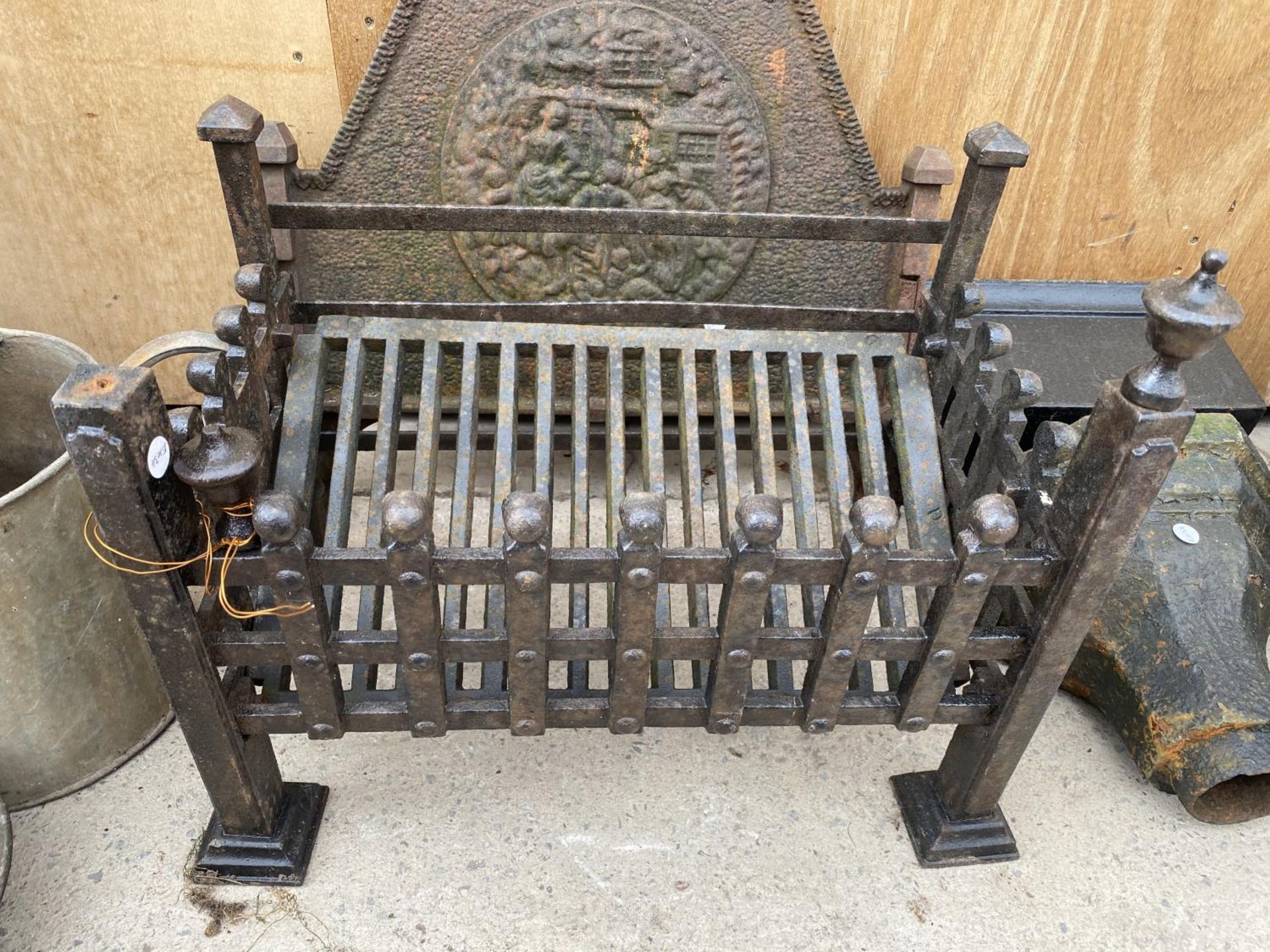 TWO VINTAGE CAST IRON GUTTER HOPPERS AND A CAST IRON FIRE GRATE - Image 3 of 8