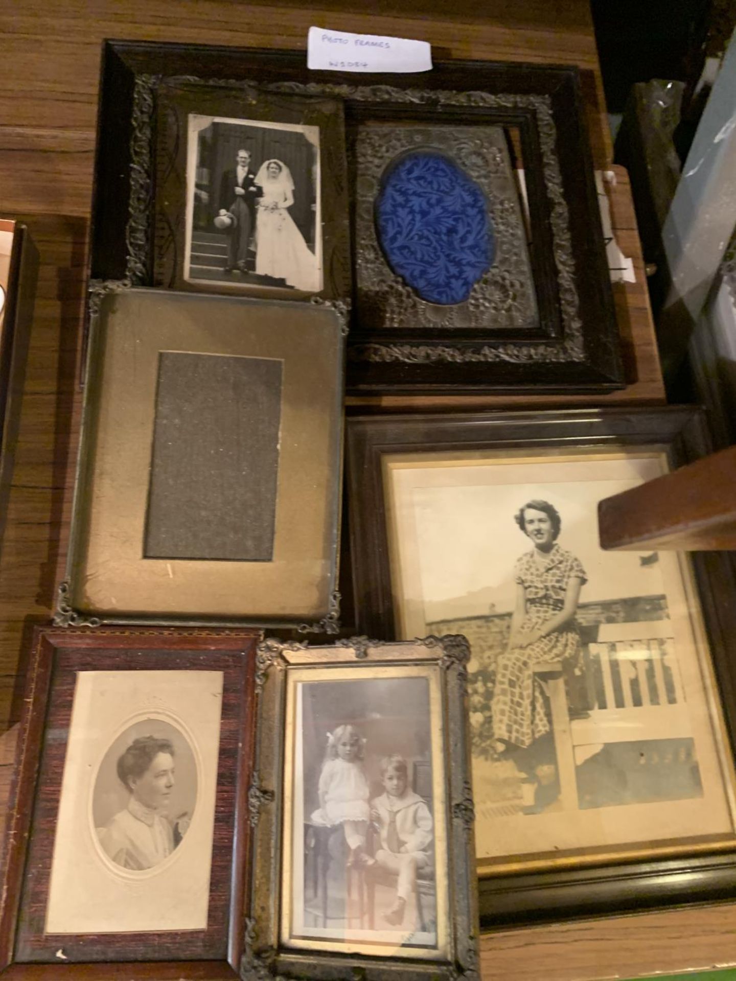 A SELECTION OF VINTAGE PHOTO FRAMES