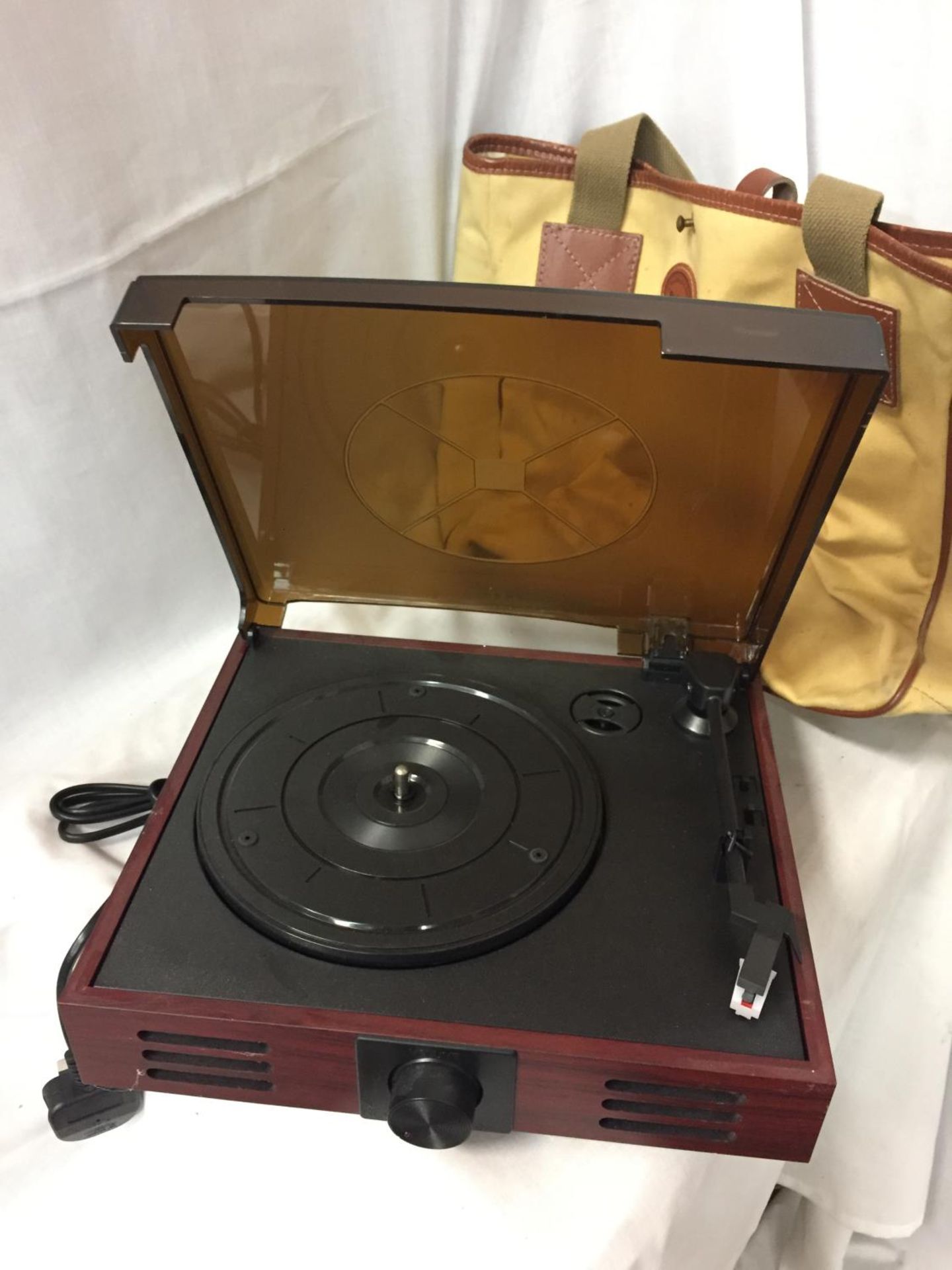 AN JDW RECORD PLAYER - Image 2 of 4