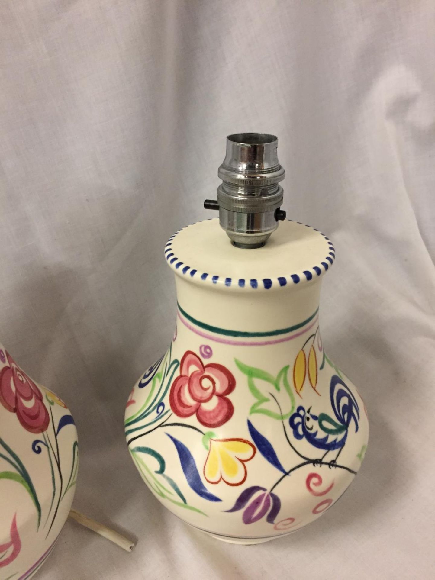 TWO POOLE POTTERY HAND PAINTED TABLE LAMPS - Image 3 of 5