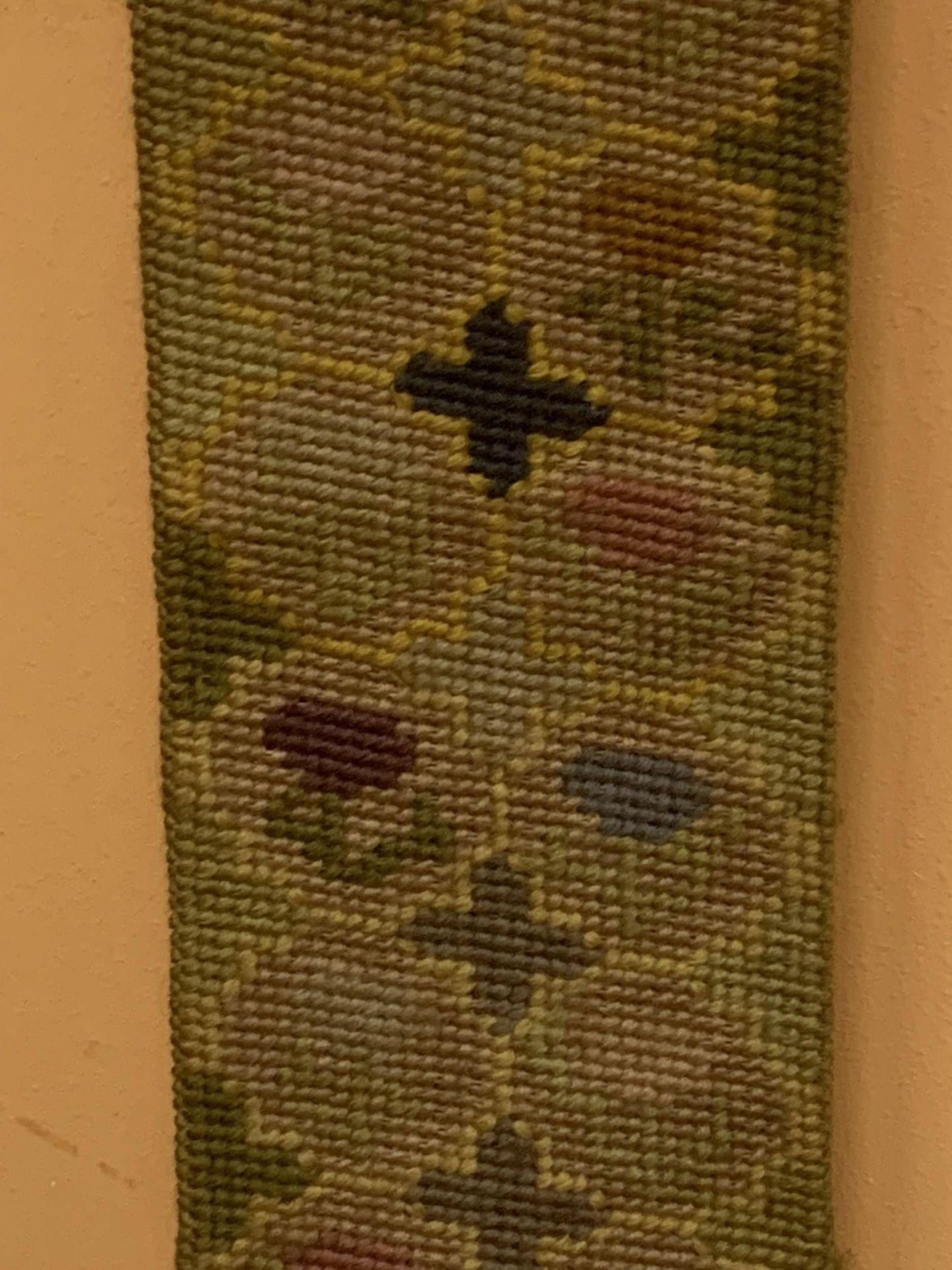 A VICTORIAN TAPESTRY BELL PULL - Image 3 of 3