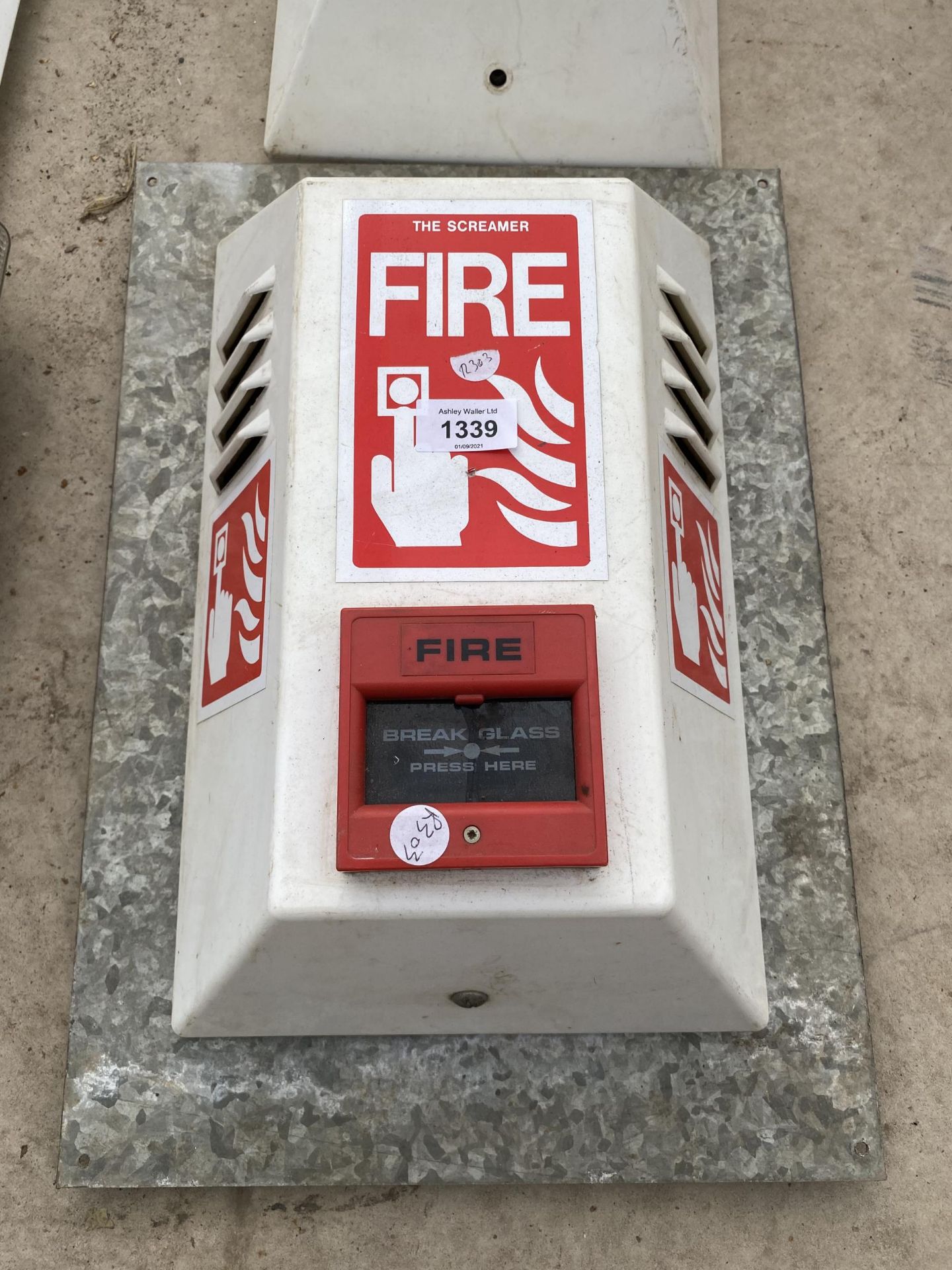 A PAIR OF SCREAMER FIRE ALARM SYSTEMS - Image 2 of 3