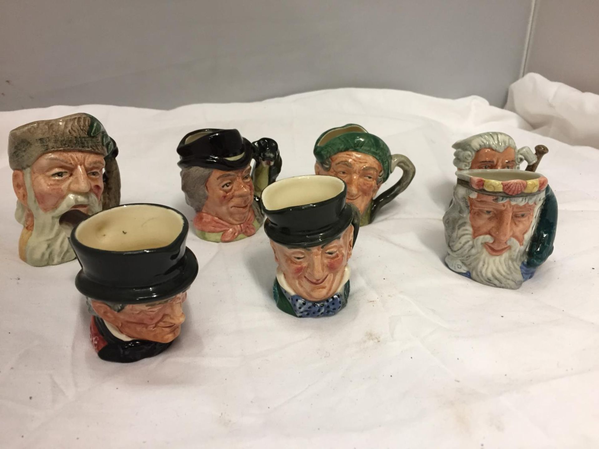 SEVEN SMALL ROYAL DOULTON TOBY JUGS TO INCLUDE 'NEPTUNE' AND 'ROBINSON CRUSOE' - Image 2 of 3
