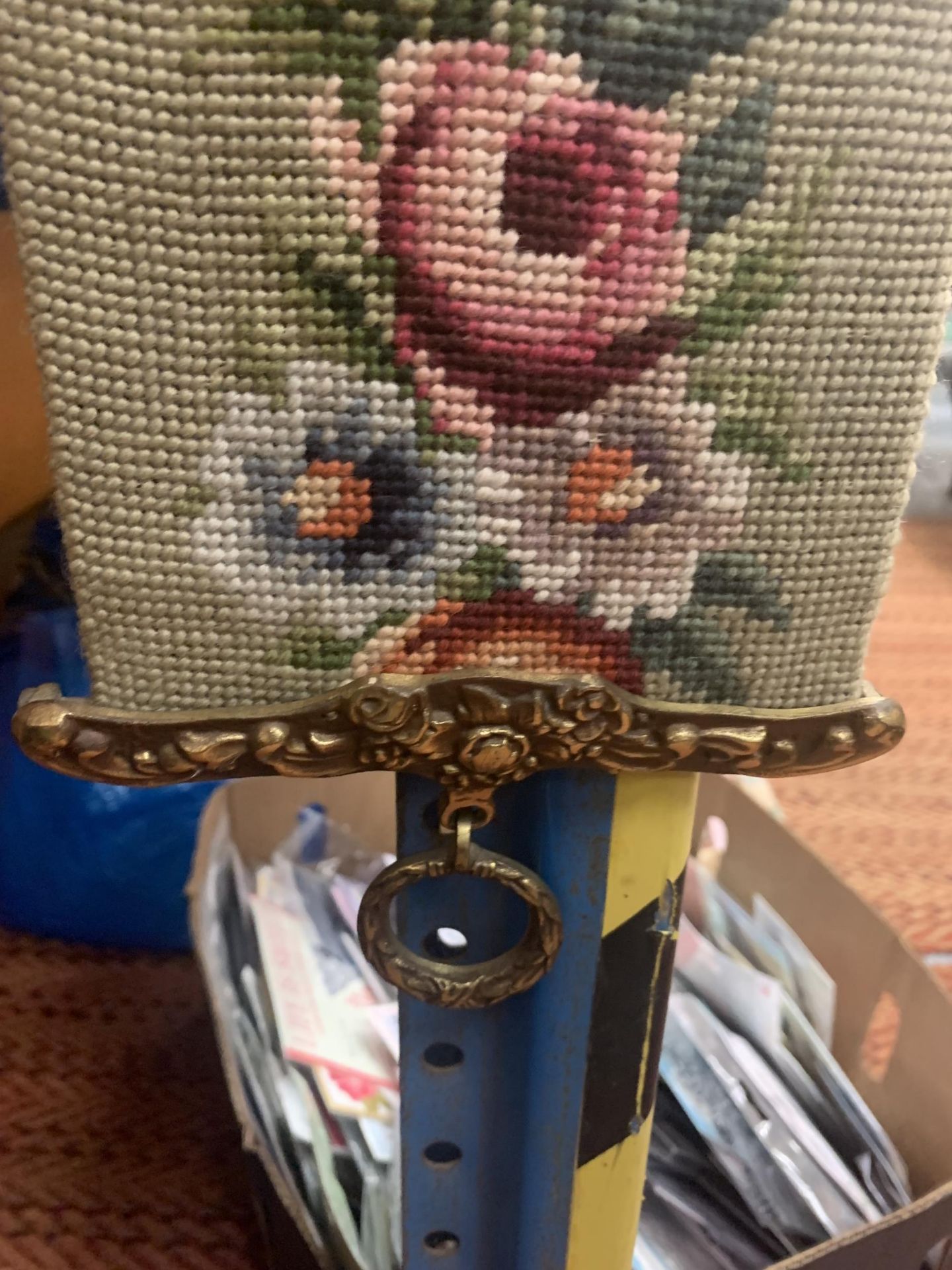 A VINTAGE TAPESTRY BELL PULL - Image 3 of 3