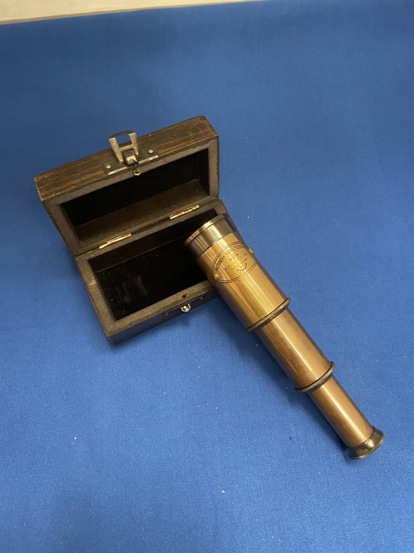 A BOXED VICTORIAN STYLE MARINE TELESCOPE