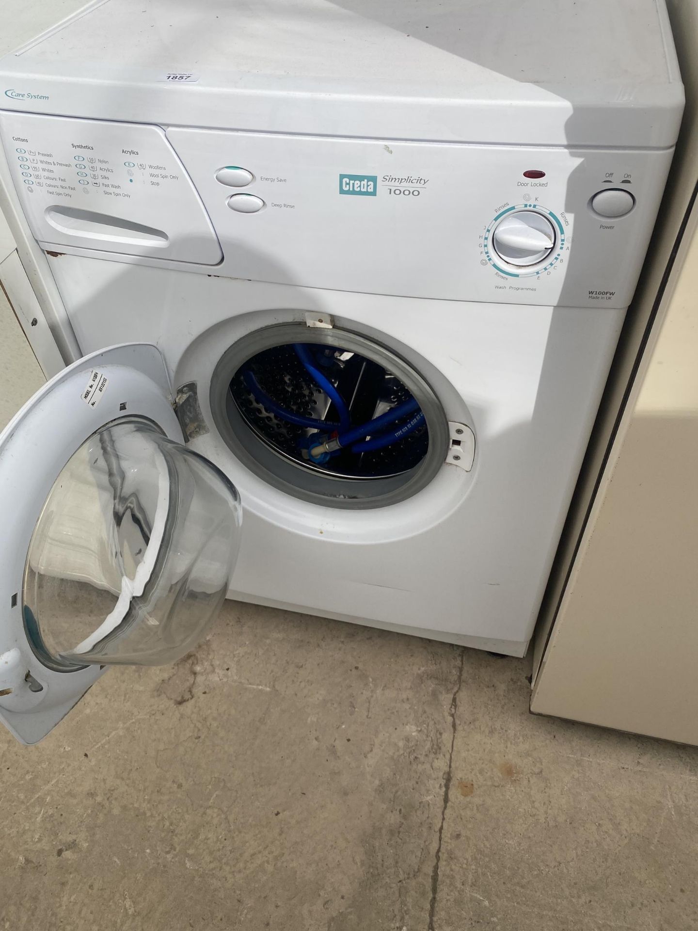 A WHITE CREDA WASHING MACHINE BELIEVED IN GOOD WORKING ORDER BUT NO WARRANTY GIVEN - Image 4 of 4