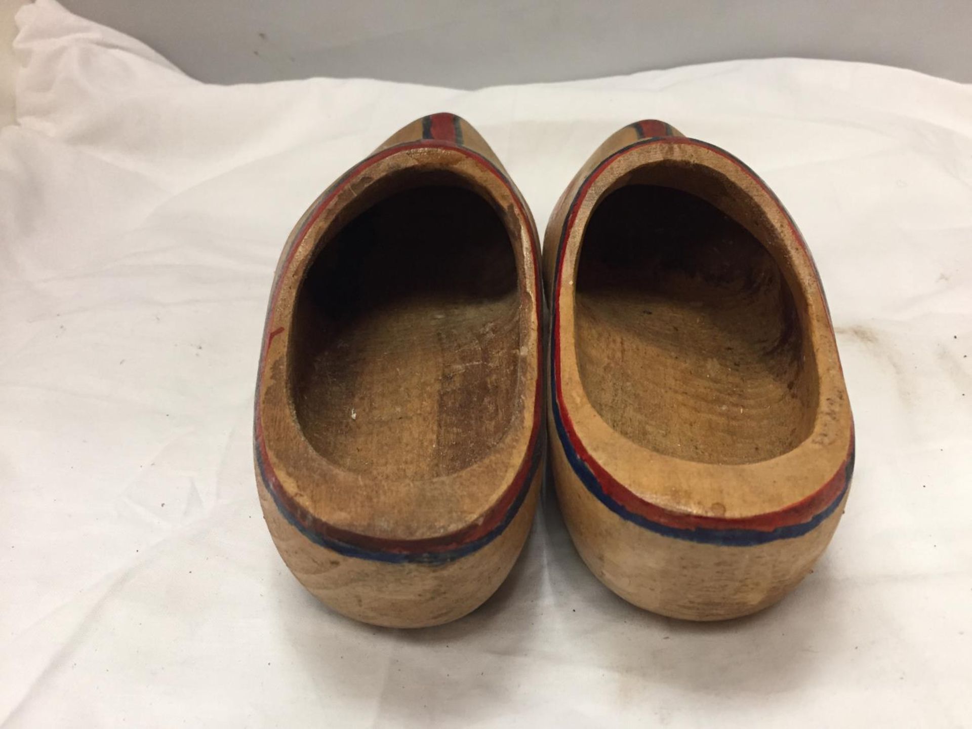 A PAIR OF WOODEN CLOGS - Image 3 of 3