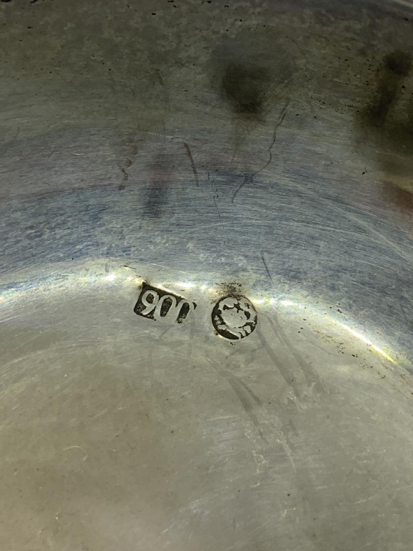 A SILVER SAMPLE BOWL - Image 3 of 4