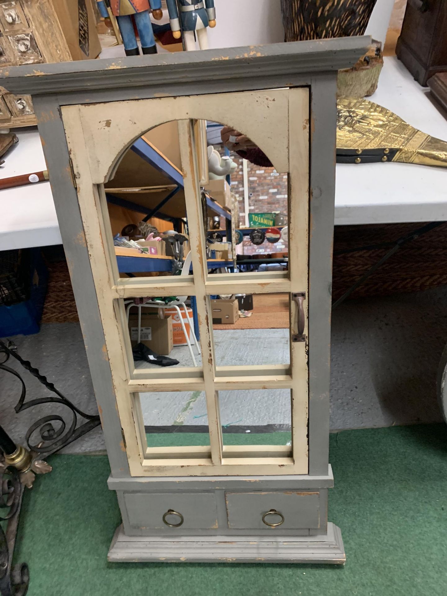 A SHABBY CHIC STYLE RECTANGULAR MIRROR IN THE FORM OF A CUPBOARD, HEIGHT APPROX 104CM