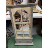 A SHABBY CHIC STYLE RECTANGULAR MIRROR IN THE FORM OF A CUPBOARD, HEIGHT APPROX 104CM