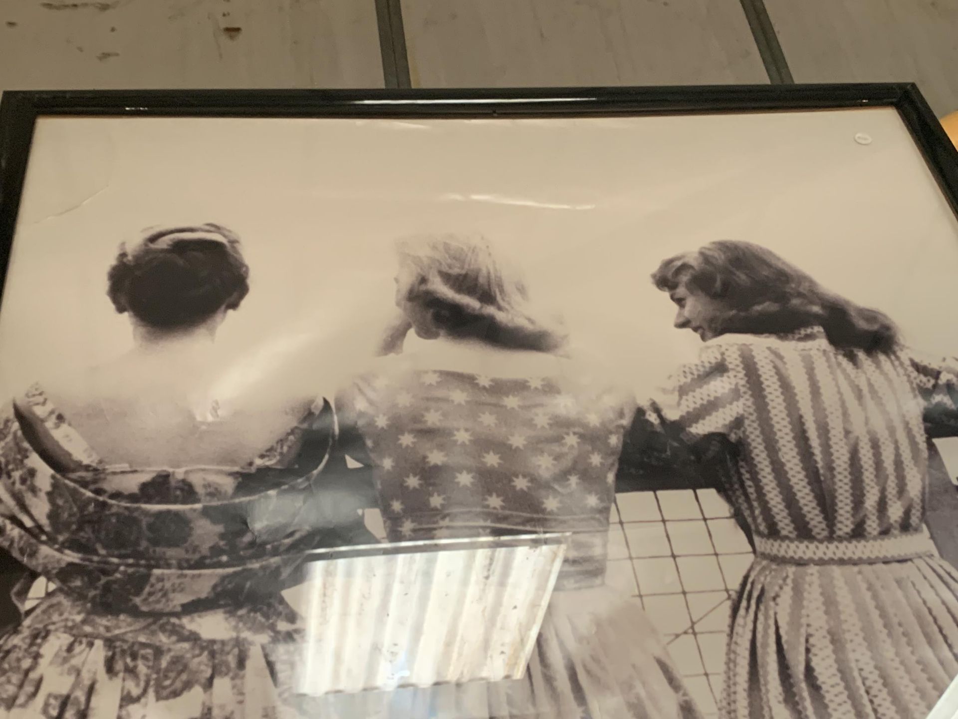 A VERY LARGE KODAK BLACK AND WHITE FRAMED 1940'S/1950'S PRINT OF THREE LADIES ON A PIER 156CM X - Image 2 of 2