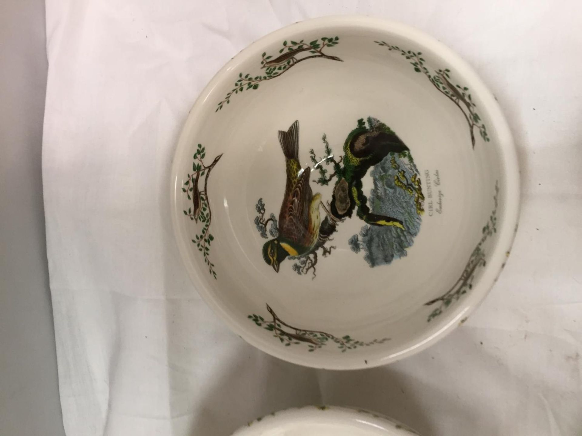 FOUR PORTMEIRION BOWLS WITH BIRDS - Image 4 of 6