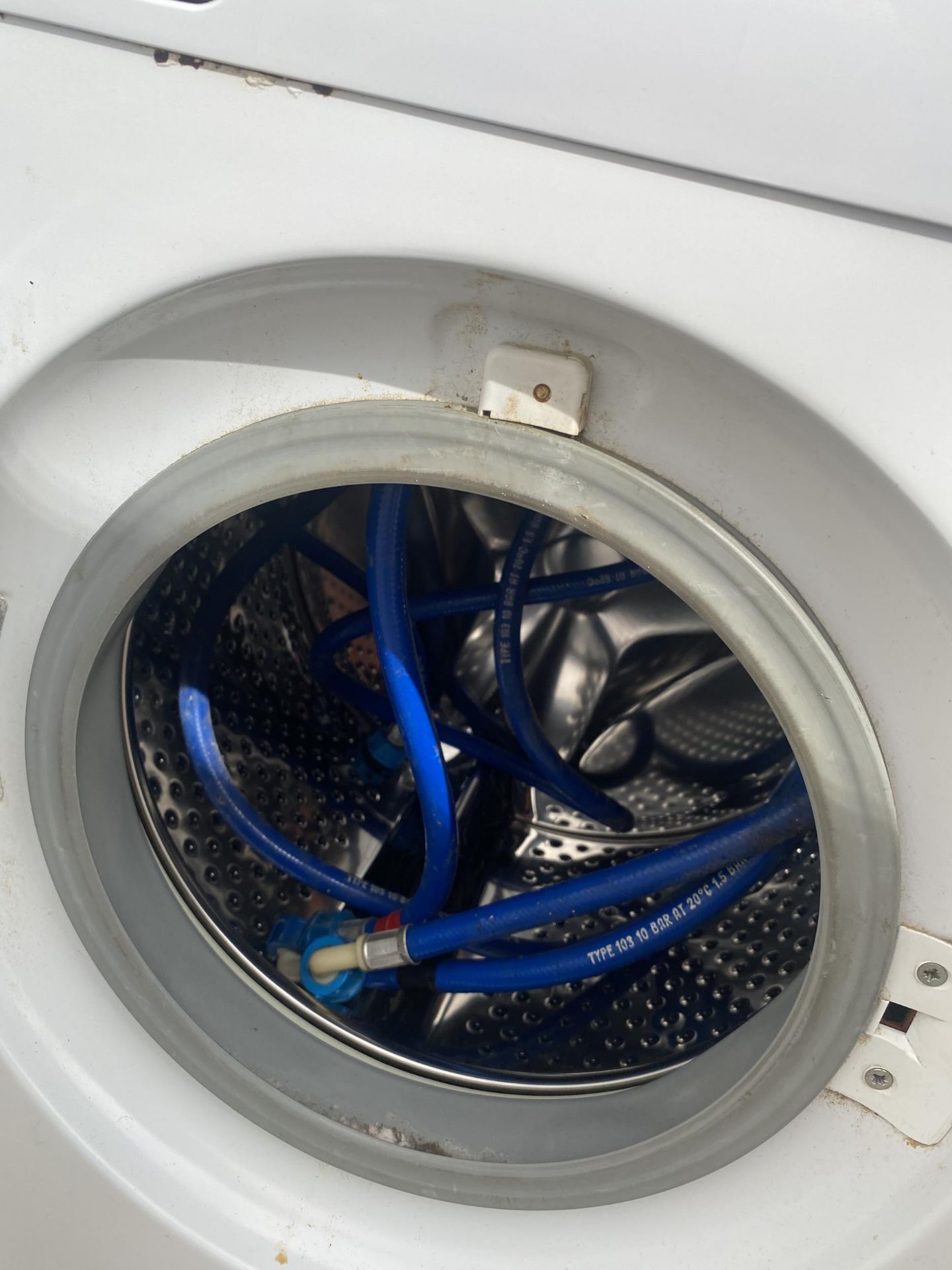A WHITE CREDA WASHING MACHINE BELIEVED IN GOOD WORKING ORDER BUT NO WARRANTY GIVEN - Image 3 of 4