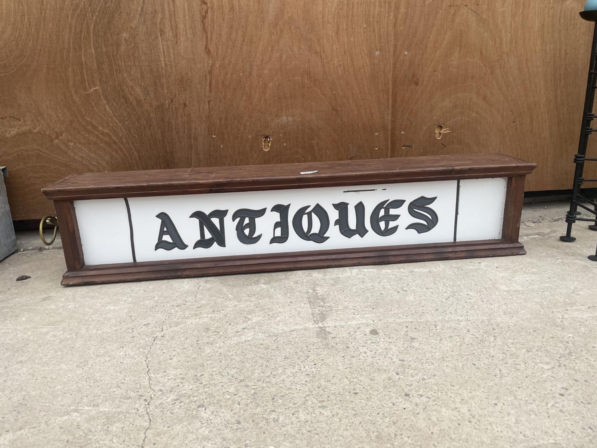 A WOODEN CASED ILLUMINATED 'ANTIQUES' SIGN - Image 2 of 4