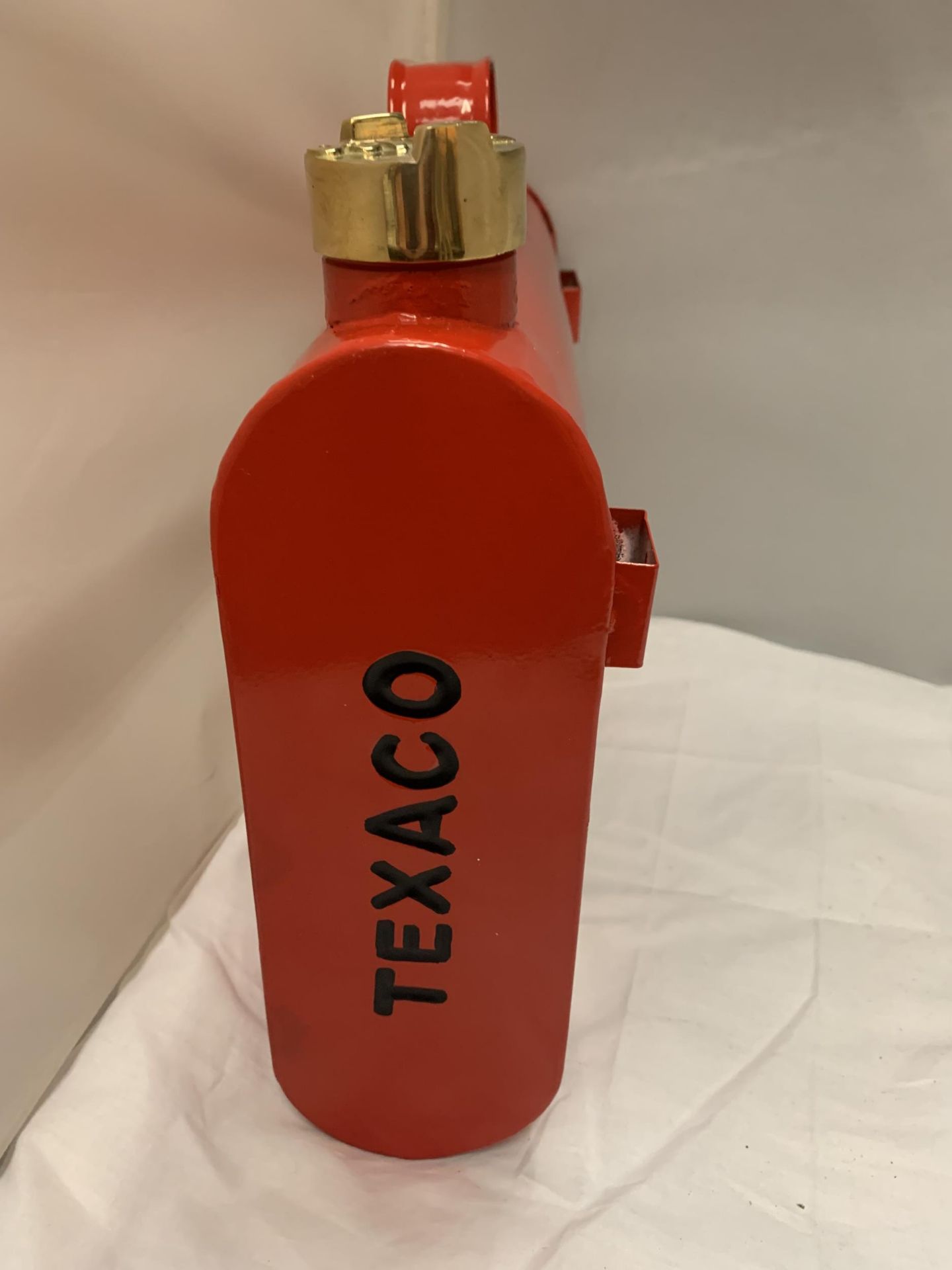 A RED TEXACO WALL HANGING CAN - Image 2 of 4