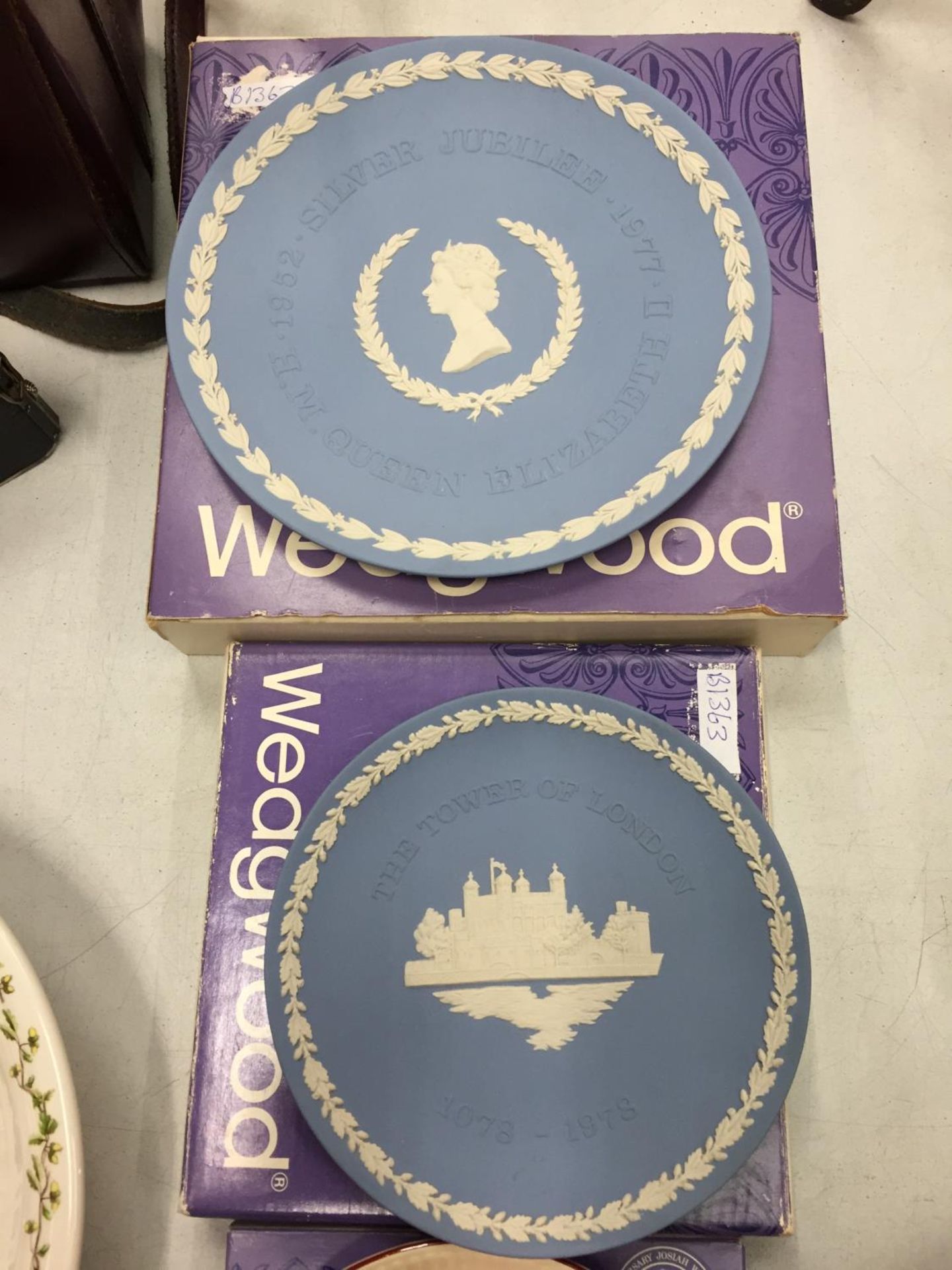 THREE CELEBRATION WEDGEWOOD PLATES THE QUEENS SILVER JUBILEE THE TOWER OF LONDON 1078-1978 250TH - Image 3 of 3