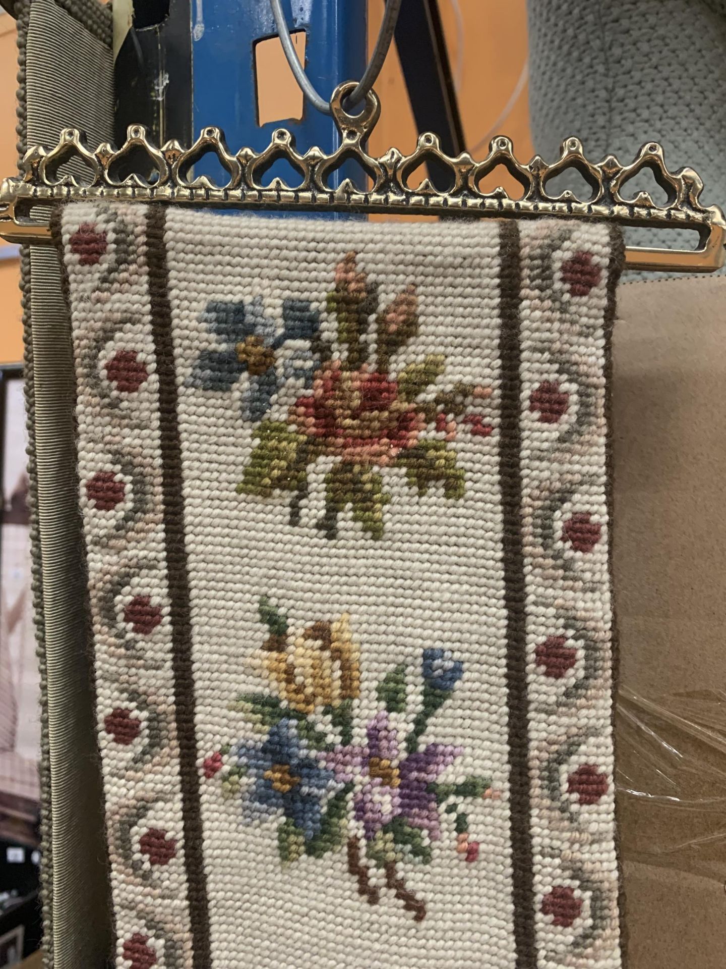 A VINTAGE TAPESTRY BELL PULL - Image 2 of 3