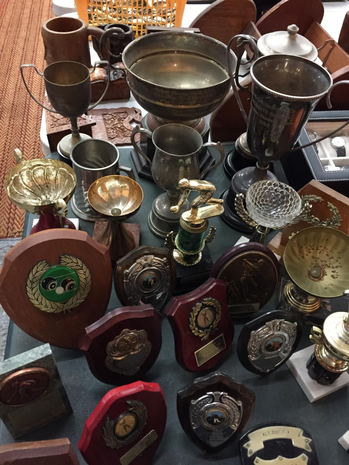 A SUITCASE OF VARIOUS SPORTING TROPHIES - Image 3 of 6