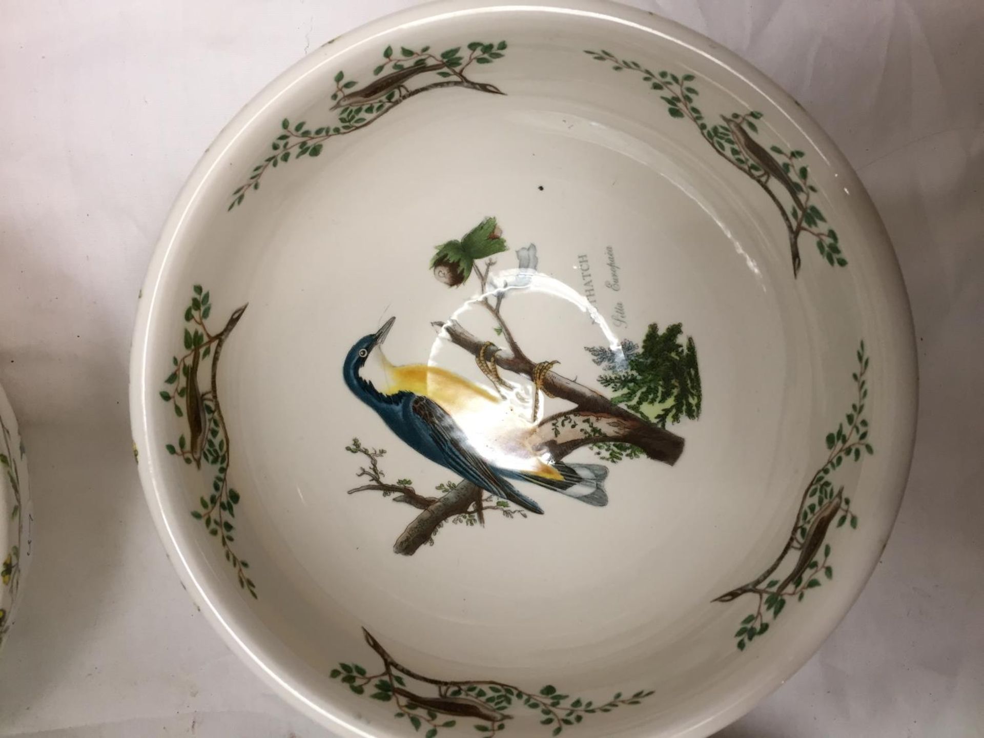 FOUR PORTMEIRION BOWLS WITH BIRDS - Image 6 of 6