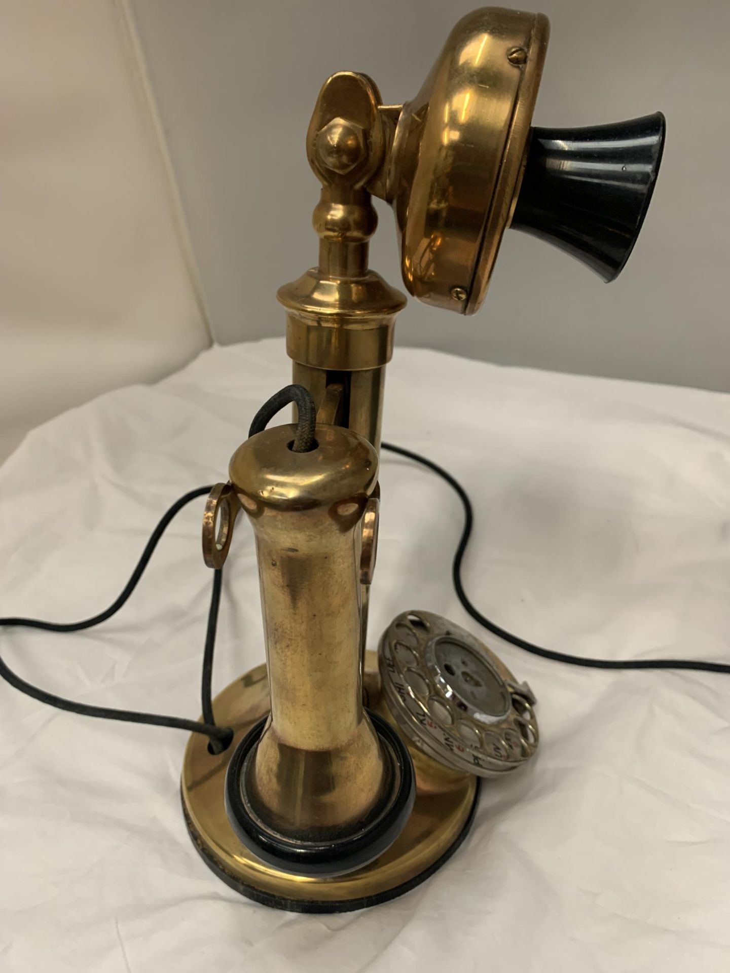 A BRASS 'CANDLESTICK' ROTARY DIAL TELEPHONE WITH EAR PIECE AND BOX - Image 5 of 5