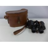 A PAIR OF BARR AND STROUD C.F.24 8X30 BINOCULARS AND LEATHER CASE