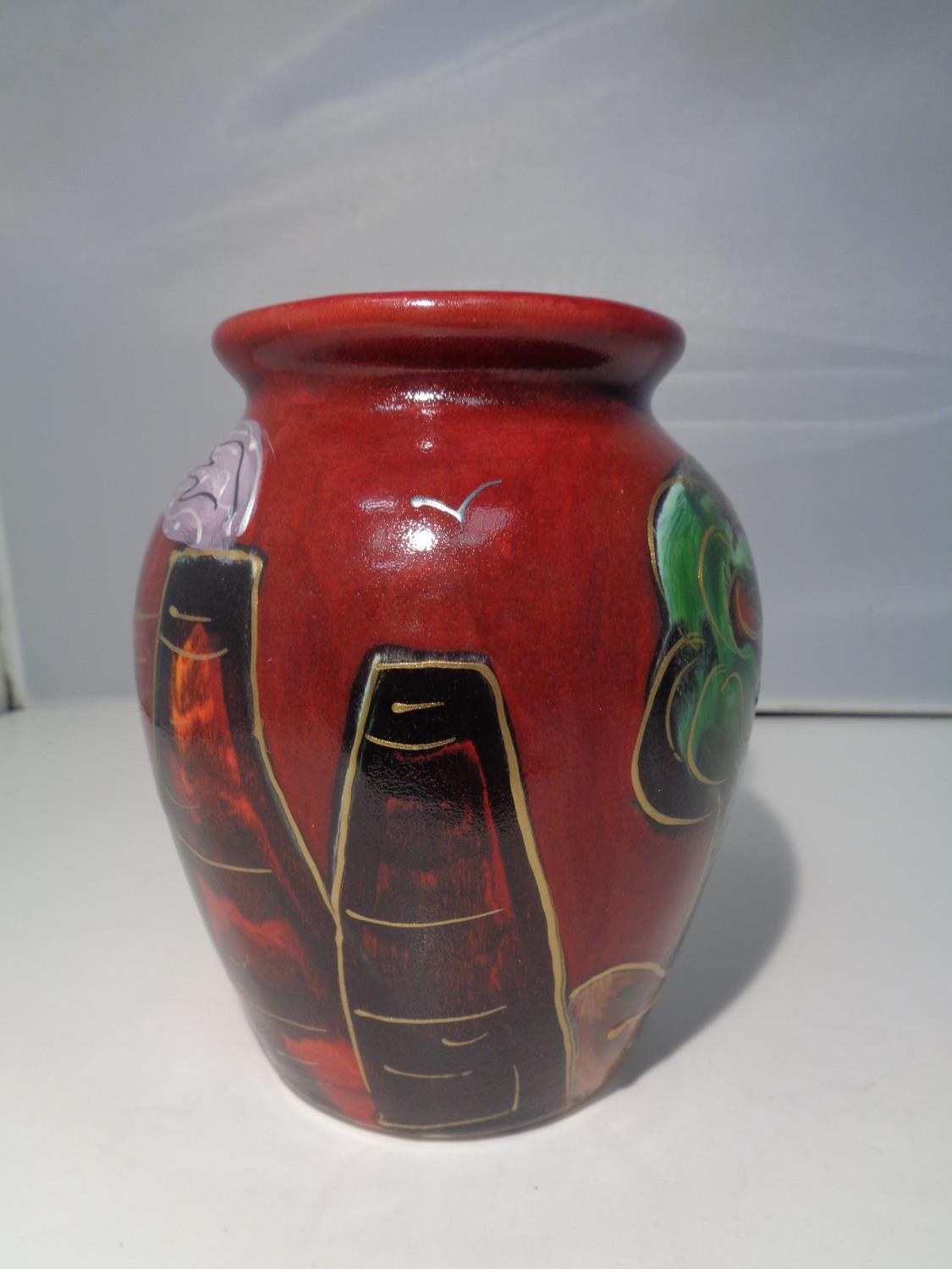 AN ANITA HARRIS HANDPAINTED AND SIGNED PUMPKIN VASE - Image 4 of 8