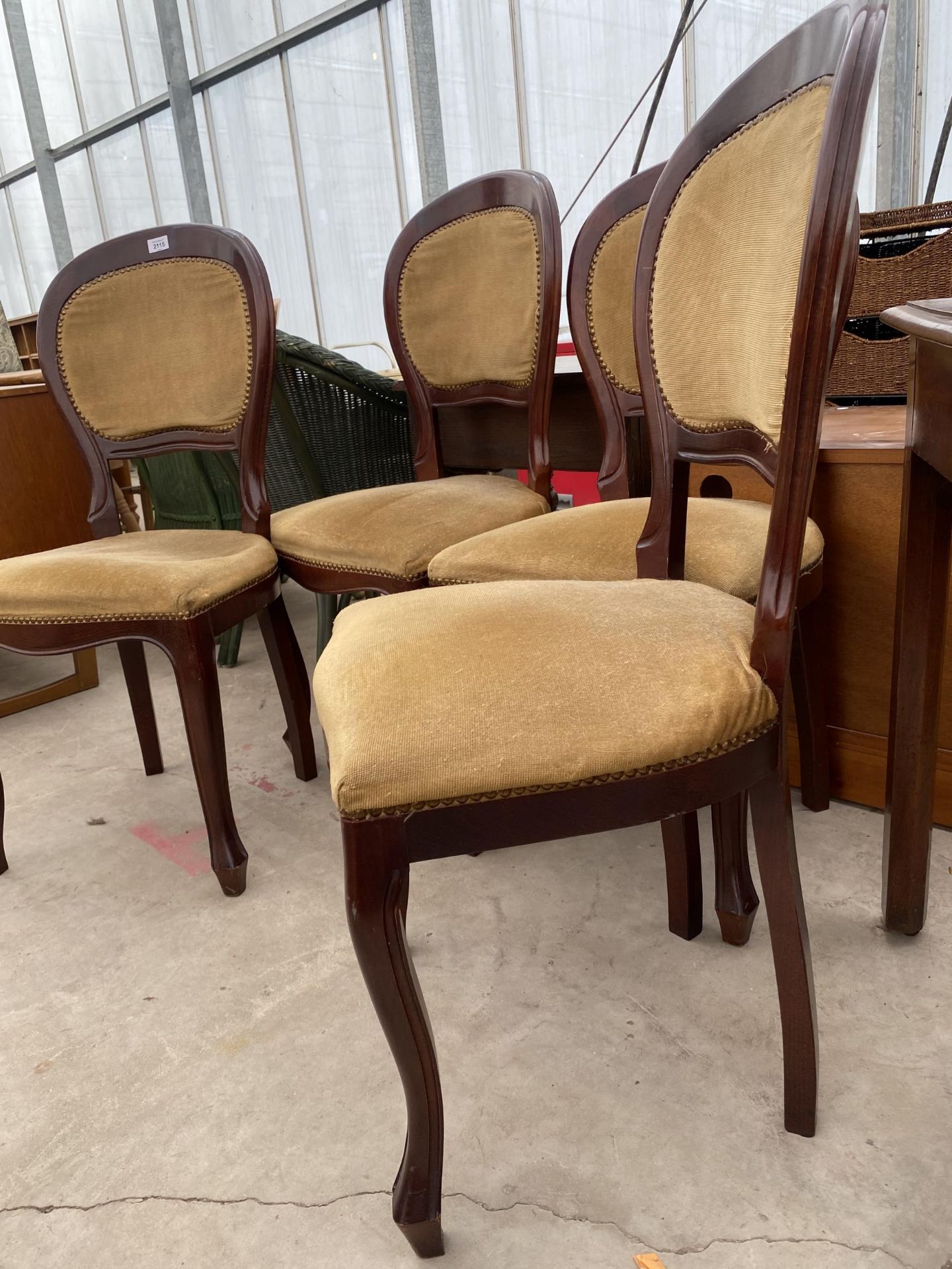 A SET OF FOUR VICTORIAN STYLE DINING CHAIRS - Image 2 of 3