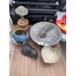 AN ASSORTMENT OF ITEMS TO INCLUDE A PESTLE AND MORTER, A VASE AND A CAT FIGURE ETC