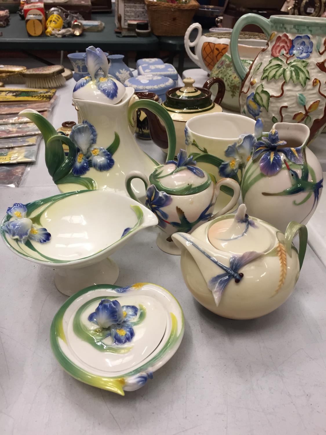 THREE PIECES OF FRANZ PORCELAIN AND FOUR PIECES OF GRAFF PORCELAIN