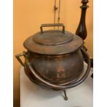 AN ARTS AND CRAFTS COPPER COULDRON, HEIGHT APPROX 43CM, WIDTH APPROX 37CM