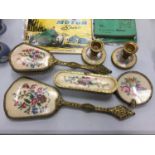 A VINTAGE SIX PIECE DRESSING TABLE SET TO INCLUDE A MIRROR, HAIRBRUSH, CLOTHES BRUSH ,