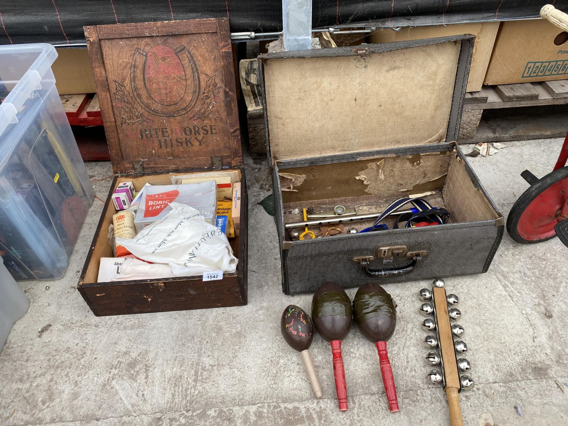 AN ASSORTMENT OF ITEMS TO INCLUDE A VINTAGE FIRST AID KIT, AND VARIOUS MUSICAL INSTRUMENTS (A ONE