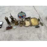 A LARGE ASSORTMENT OF ITEMS TO INCLUDE A TIFFANY STYLE LAMP, BRASS JUGS AND A MINITURE SET OF