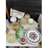 AN ASSORTMENT OF CERAMIC ITEMS TO INCLUDE MEAT PLATES, BROADHURST PLATES AND FURTHER BOWLS ETC