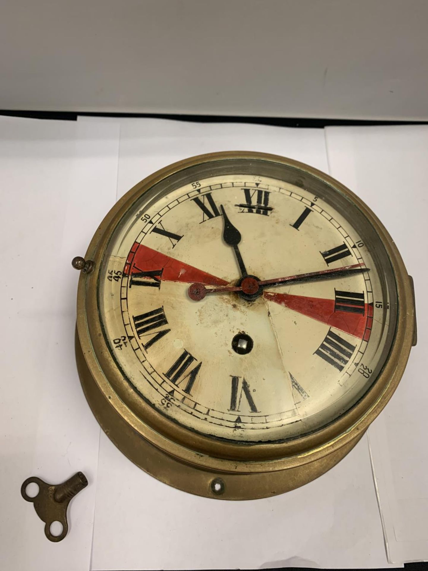 A BRASS SHIPS CLOCK - Image 2 of 4