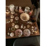 A COLLECTION OF COLLECTABLES TO INCLUDE A BUNNYKINS BOWL, WEDGWOOD, ETC