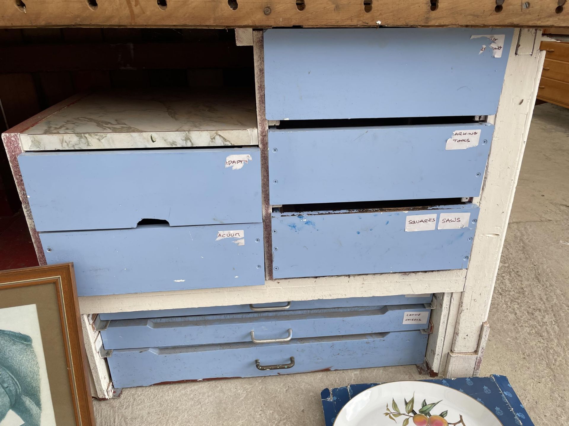 A VINTAGE PAINTED WORK BENCH WITH SMALL VICE AND LOWER DRAWER UNITS - Image 2 of 3